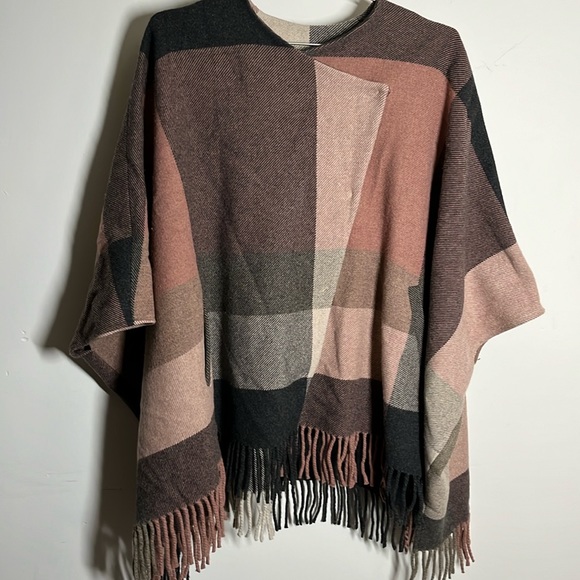 Etro Milano Wool Poncho - Picture 2 of 15